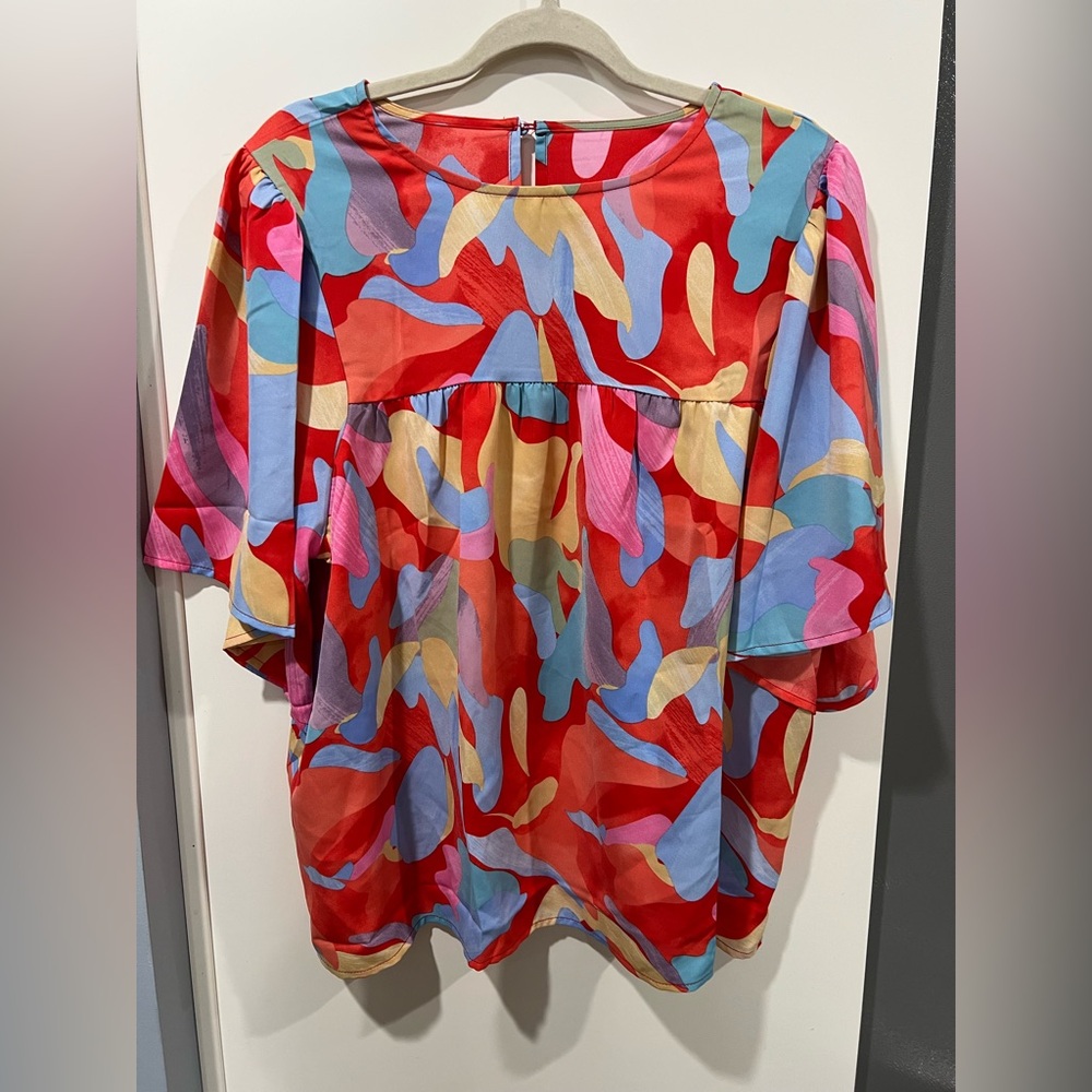 Fun patterned vibrant spring blouse size XL